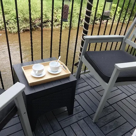 Сasa de vacaciones Riverbank River Ehan Double Balcony *